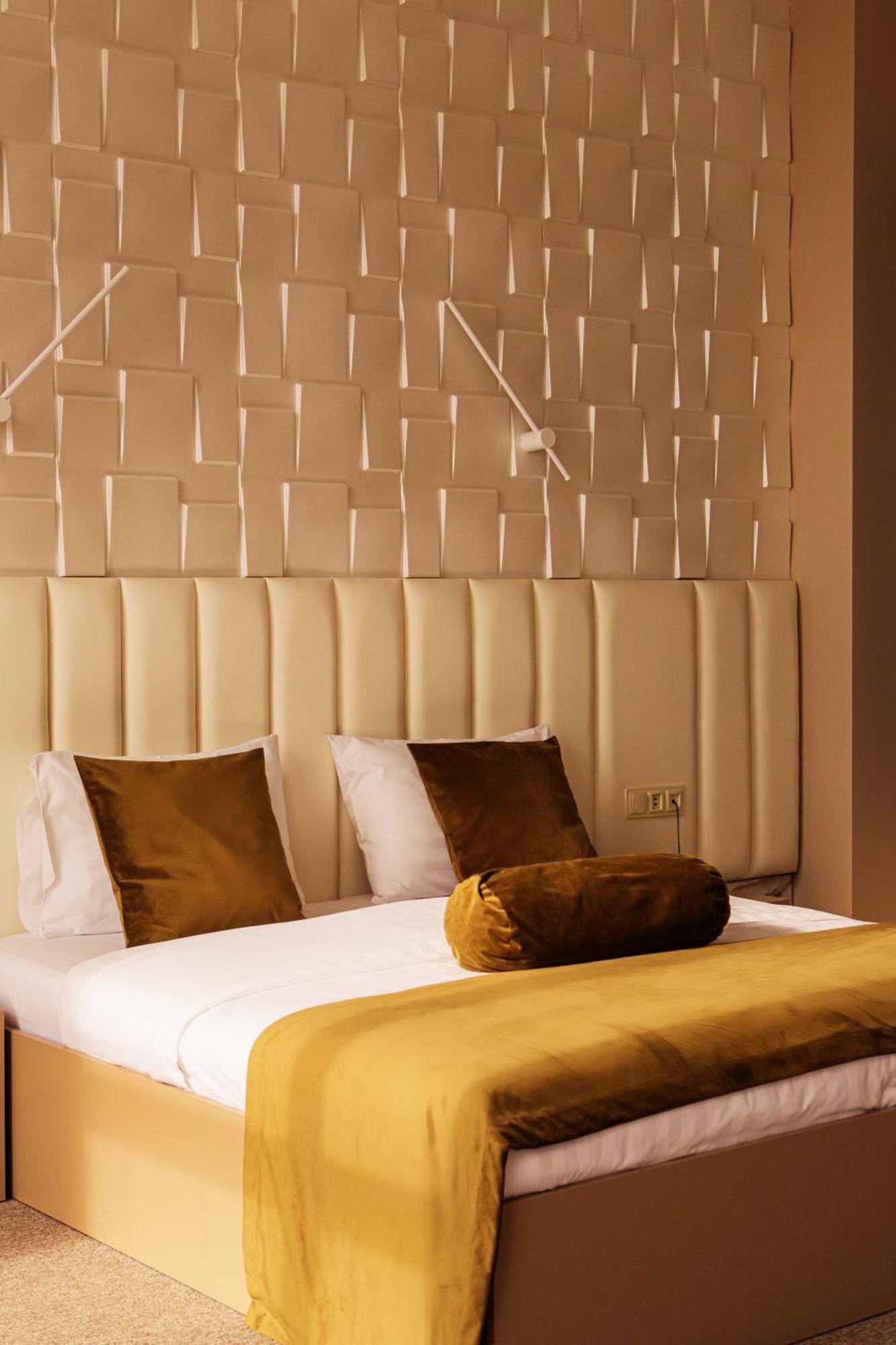 Port Plaza Evn Hotel P'arak'ar Exterior foto
